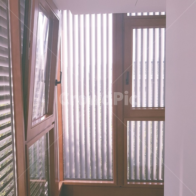 창문,window,패턴,구석,직선,가정장식,homedecor,인테리어,자취방,나무인테리어