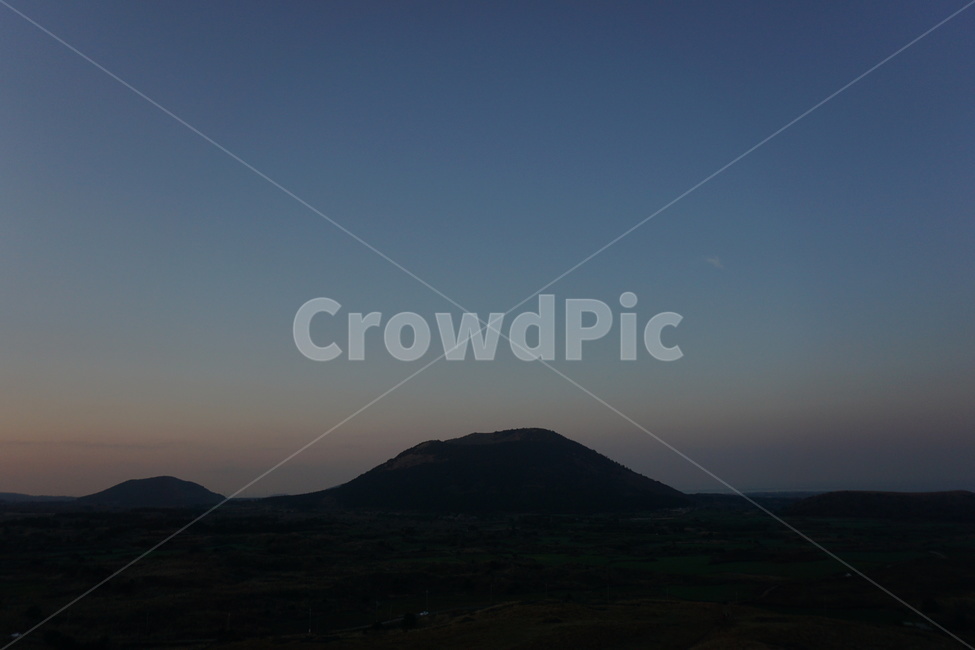일몰,sunset,노을,어둠,자연,하늘,언덕,해질녘,outdoors,nature,sky,그림자,실루엣,밤,저녁