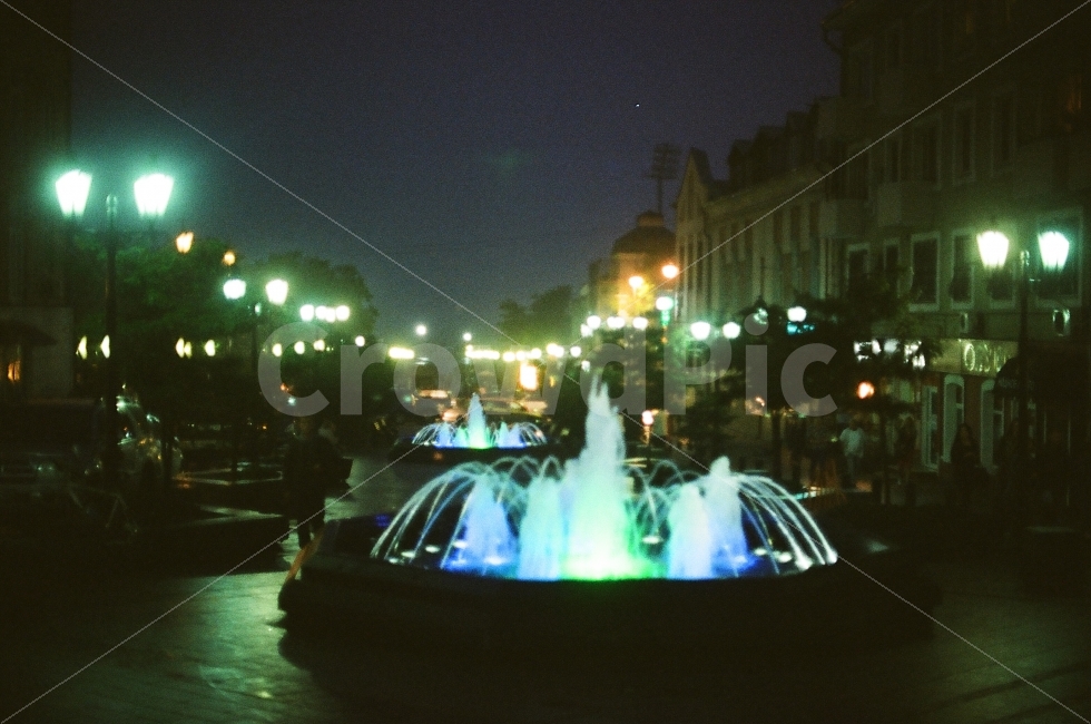 러시아,블라디보스토크,거리,필름사진,필름카메라,도시,풍경,city,landscape,야경,밤,nightscape,night,해외,외국,세계,foreign,oversea,world,감성,sensible,feeling,water,물,fountain,분수