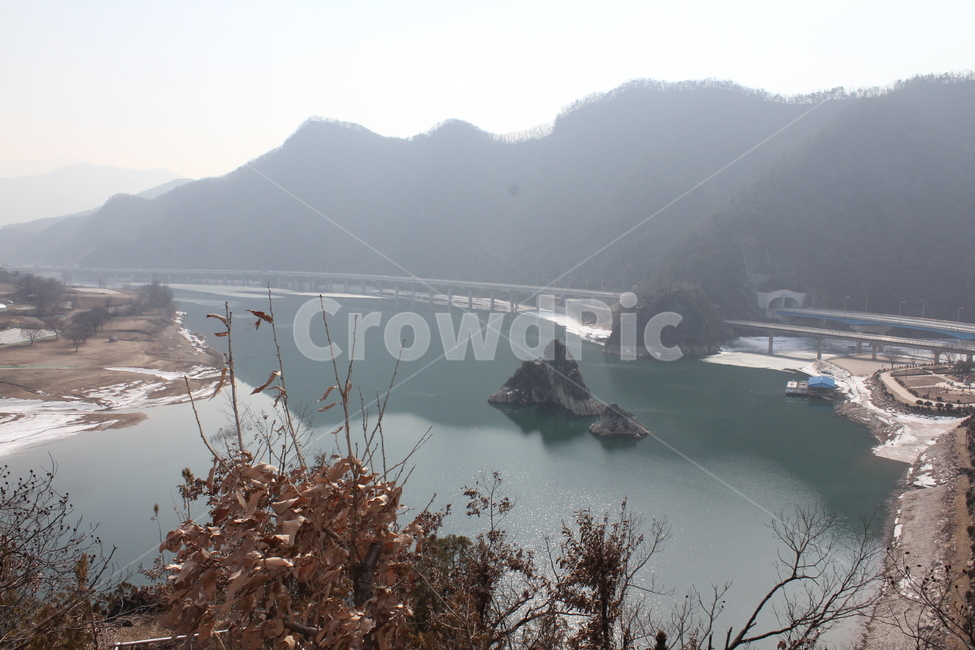 자연,풍경,경치,감성,아름다움,네츄럴,겨울,계절,winter,season,자연,풍경,nature,landscape,outdoors,옥외,land,땅,shoreline,해안선,water,물,ocean,대양,sea,바다,coast,연안