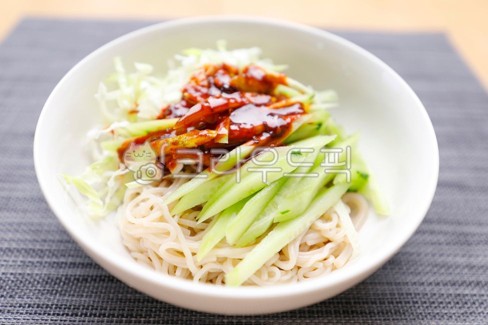 비빔면,한국음식,비빔국수,매운음식,매운맛,매운요리,고추장,퓨전음식,plant,food,음식,beansprout,vegetable,채소,매운국수,쫄면