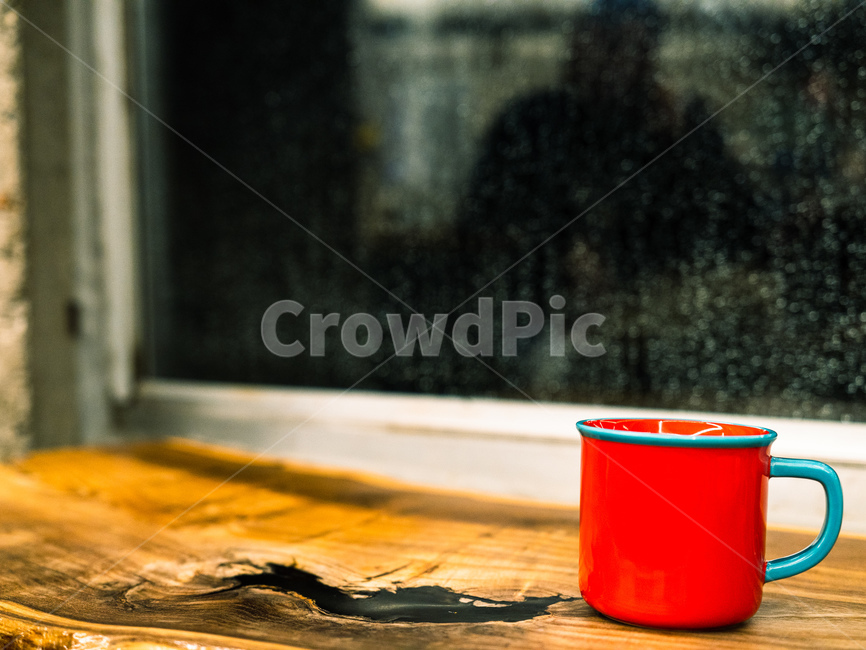 cup,컵,coffeecup,커피컵,밤,비오는창문,창문,사물,물건,오브젝트,thing,object,matter
