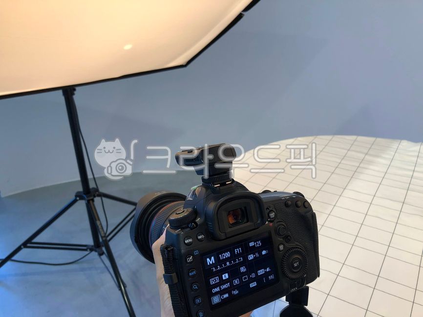 studio,filming location,Product photography,camera,Electronic products