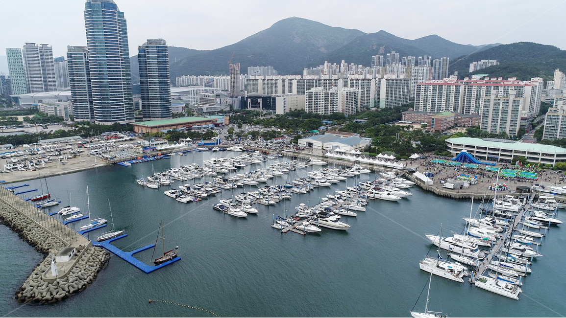 요트,수영만요트경기장,항공촬영,부산,바다,배,정박,요트경기장,향해,고급스러운,럭셔리,해운대,도시,풍경,city,landscape,한국도시풍경,한국도시경관,korea cityscape,교통,교통수단,traffic,transportation,marina,마리나