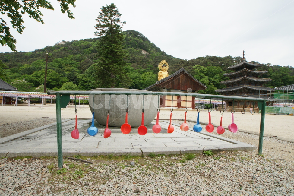 속리산,법주사,문화재,샘물,불상,사찰,종교,신앙,religion,belief,faith,건축물,건물외관,exterior,building,structure,architecture,construction