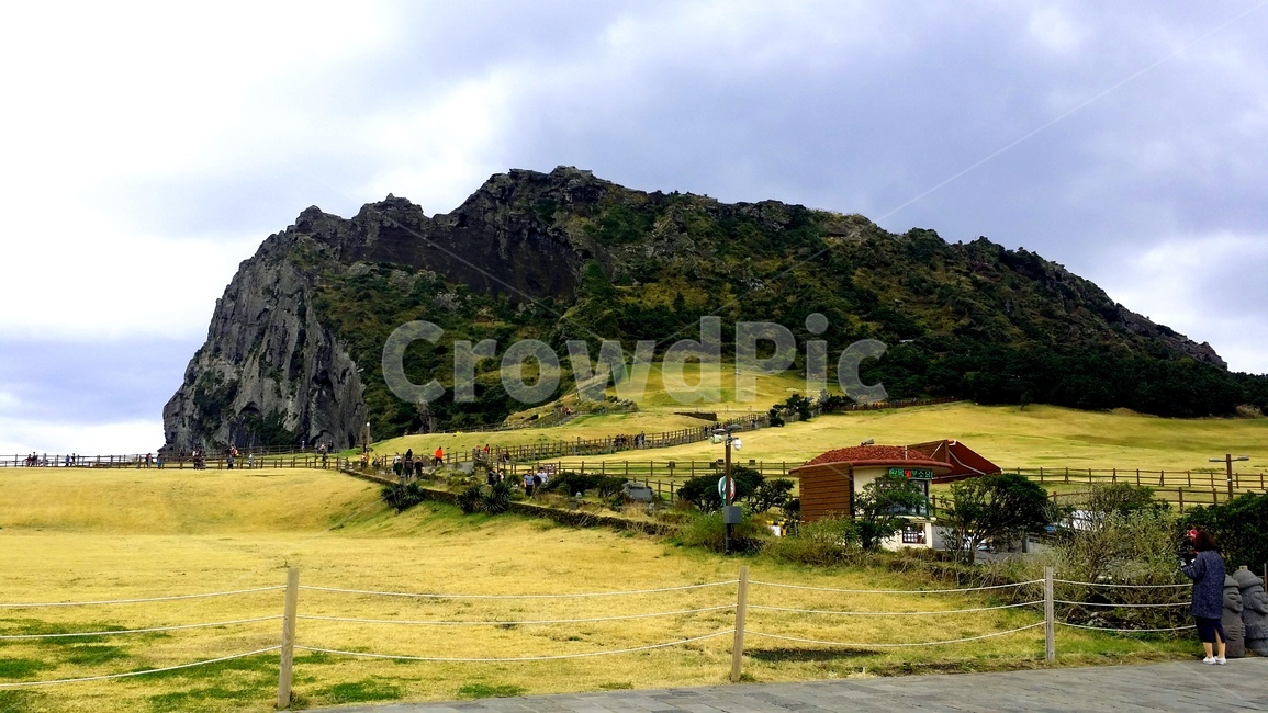 성산일출봉,일출,오름,제주도,마그마,분화구,99개의봉우리,천연기념물,unesco세계지질공원,한국관광기네스12,자연생태관광으뜸명소,seongsansunrisepeak,jejuisland,worldgeologicalpark,naturalecology