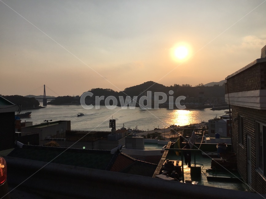 노을,하늘,실루엣,바다,섬,sea,파도,island,풀,나무,구름,태양,마을,도시,풍경,city,landscape,한국도시풍경,한국도시경관,korea cityscape,vehicle,차량,watercraft,선박,transportation,교통,vessel,용기,water,물,waterfront,워터 프론트