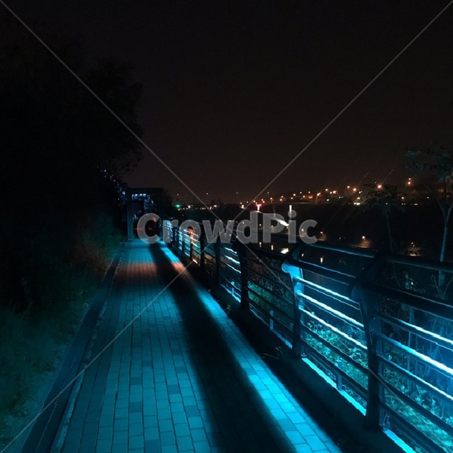 인천,아라마루전망대,야경,데이트코스,푸른빛,다리,조명