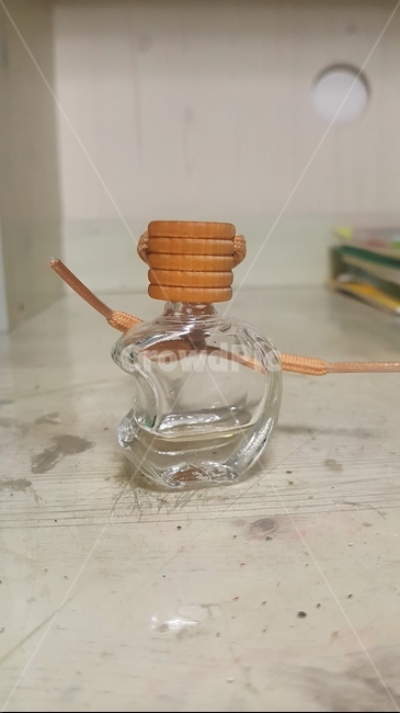 방향제,유리,병,bottle,나무,목재,사물,물건,오브젝트,thing,object,matter
