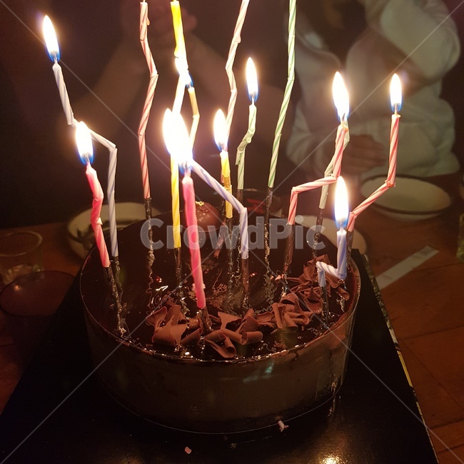 생일,생신,초코케이크,촛분,birthday,dessert,디저트,food,음식,cake,생일케이크,케이크,birthdaycake,기념일,축하,anniversary,congratulation,celebrate,celebration,음식,식재료,요리,food,cook,meal,dishes,food reserves,빵,bread