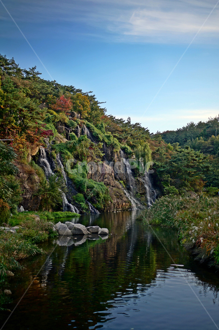 한국,서울,홍제천,인공폭포,폭포,자연,풍경,나무,artificialfalls,강,waterfall,korea,seoul,nature,landscape,가을,autumn,fall,october,10월,식물,plants,water,물,하늘,구름