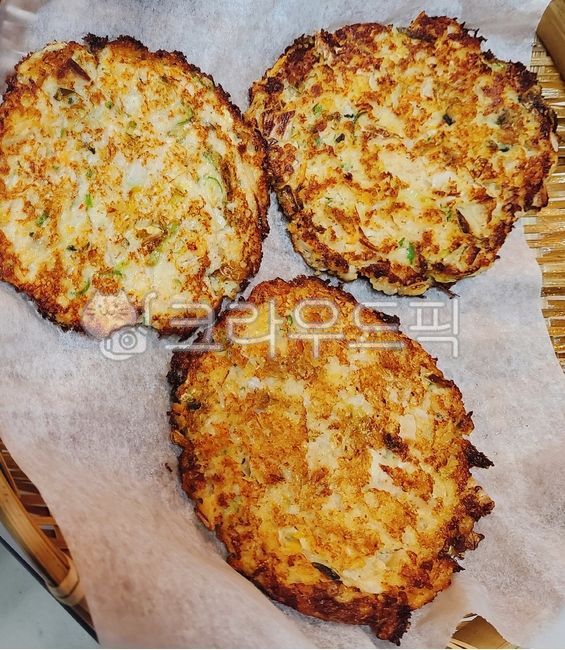 meal,Bindaetteok,ups and downs,Korean pancake,mung bean pancake,Mung Bean Bindaetteok,jeon,food