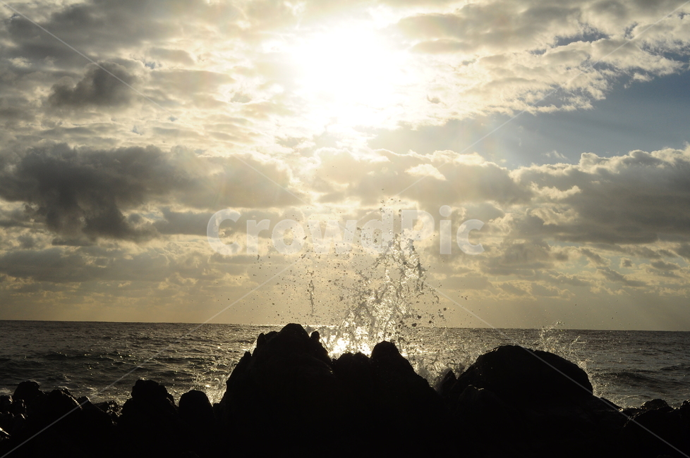 바다,파도,바위,역광,그림자,햇빛,햇살,구름,자연,풍경,nature,landscape,flare,플레어,light,빛,water,물