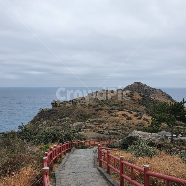 산방산,바다,다리,계단,파도