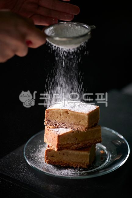 bread,dessert,Sugar powder,cooking,brownie,food