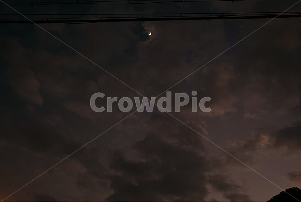 달,하늘,구름,반달,밤,밤하늘,night,moon,야경,밤,풍경,nightscape,night,landscape