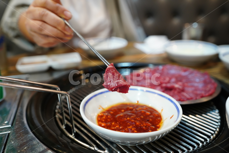 육사시미,고기,안주,먹거리,육류,음식,푸드,육식,소고기,한우,음식,식재료,요리,food,cook,meal,dishes,food reserves,육류,고기,meat,한식,한국음식,한국요리,korean food,korean dishes,korean meal,korean cook