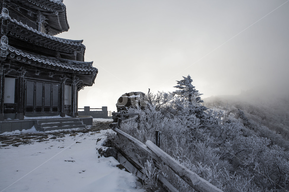 상고대,눈꽃,얼음꽃,일몰,자연,겨울,계절,winter,season,자연,풍경,nature,landscape,한국자연풍경,한국자연경관,korea nature landscape,한국전통,한국문화,korean traditional,korean culture,건축물,건물외관,exterior,building,structure,architecture,construction