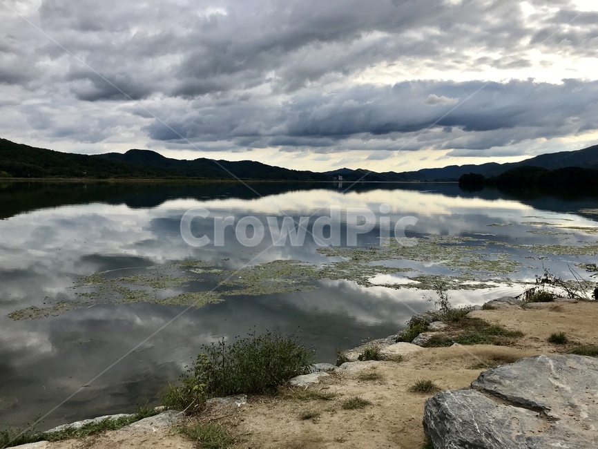 호수,물,산,자연,노을,풍경,야경,구름,하늘,연못,돌,자연,풍경,nature,landscape,outdoors,옥외,land,땅,water