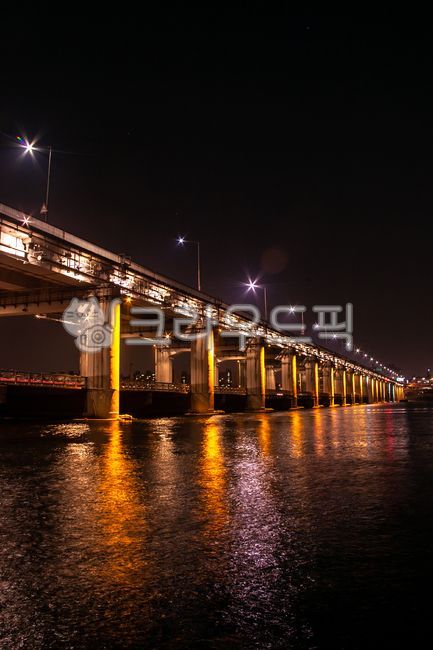 반포대교,분수,한강시민공원,서울,한국,한강,빛,관광지,컬러,조명,light,fountain,다리,bridge,교각