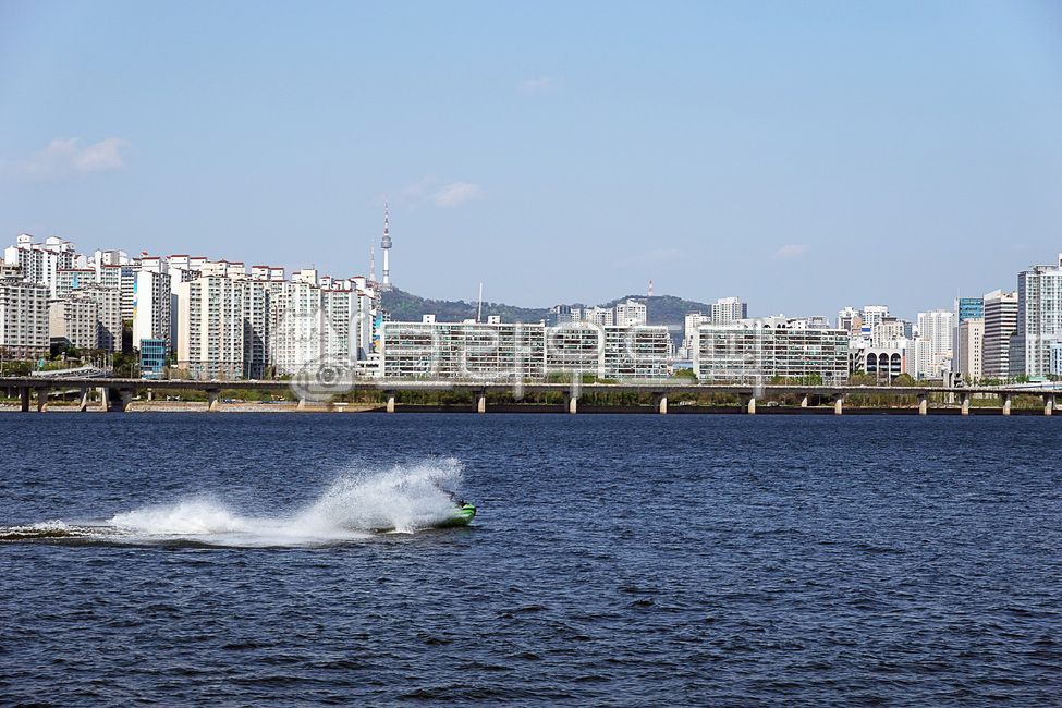 한강,아파트,강변북로,남산,서울타워,서울풍경,도시풍경,보트,제트스키,물보라,한국,건축물,건물,빌딩,도시,도회지,하늘,야외,실외,옥외,고층빌딩,고층건물,맑은,hanriver,apartment,gangbyeonbukro,namsan,seoultower,seoulscenery,cityscape,boat,jetski,spray,korea,architecture,building,city,urbanarea,sky,outdoor,outdoors,highrisebuilding,clear