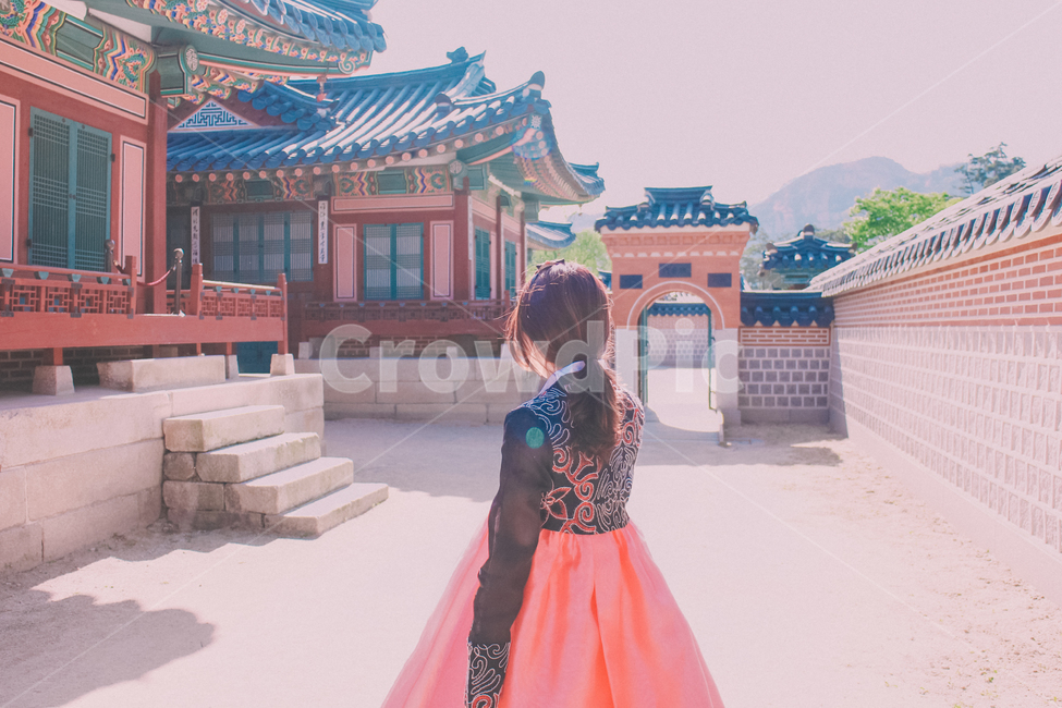 한복,경복궁,한국,전통의상,인물,사람,한옥,여자,뒷모습,컨셉,연출,감성,예절
