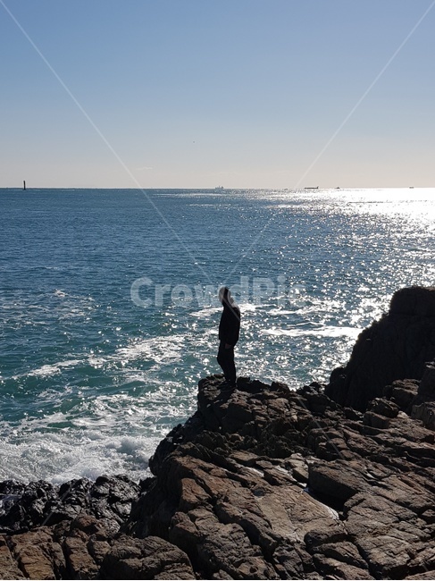 바다,하늘,송정,풍경,사람,자연,풍경,nature,landscape,사람,인물,인간,human,person,outdoors,옥외,cliff,낭떠러지,adventure,모험,leisure activities,레저 활동,promontory,곶,water,물