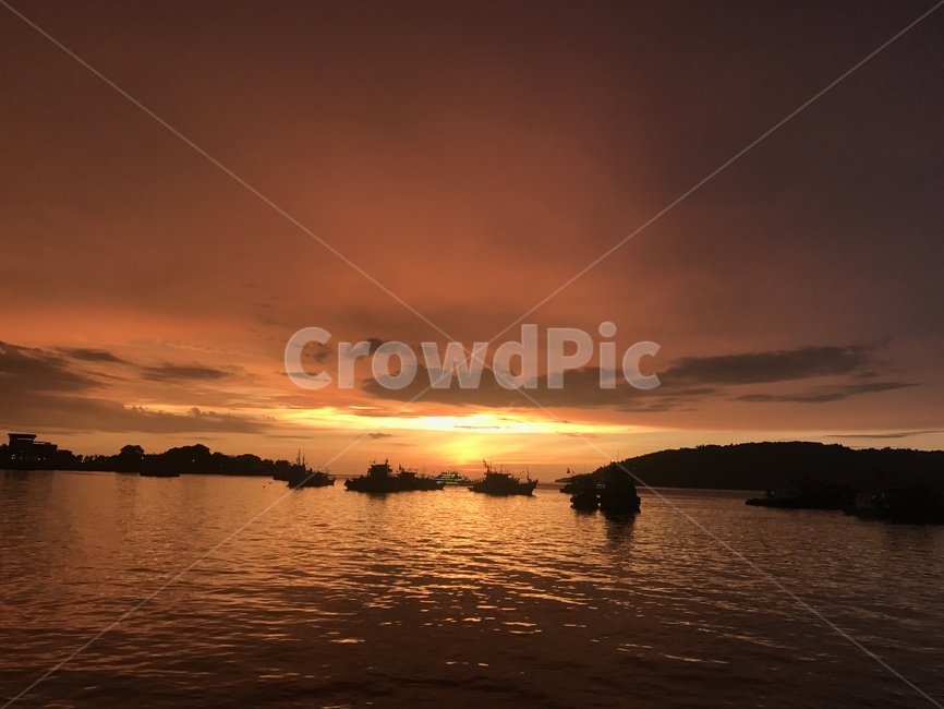코타키나발루,태양,석양,바다,붉은노을,자연,풍경,nature,landscape,outdoors,옥외,dusk,황혼,sunset,일몰,sky,하늘,dawn,새벽,red sky,붉은 하늘