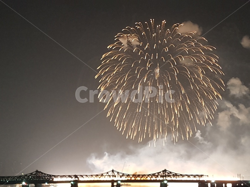 대교,불꽃놀이,불꽃,연기,밤,야경,밤,풍경,nightscape,night,landscape,축제,행사,festival,carnival,event,nature,자연,outdoors,옥외