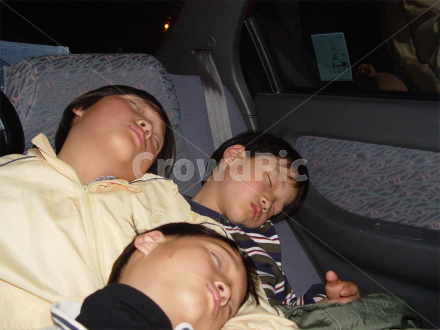 삼형제,잠든아이들,아이들,추억,자동차,사람,인물,인간,human,person,어린이,어린아이,child,children,kid