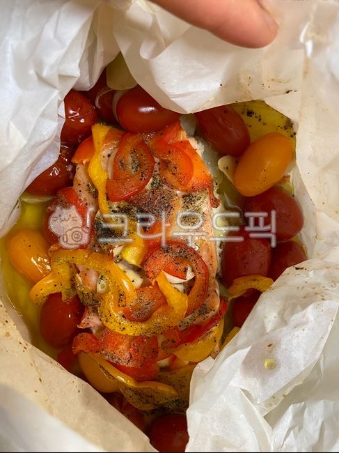 fish dishes,Papi Yacht,salmon dish,papillote,salmon,Grilled Salmon,wine,food