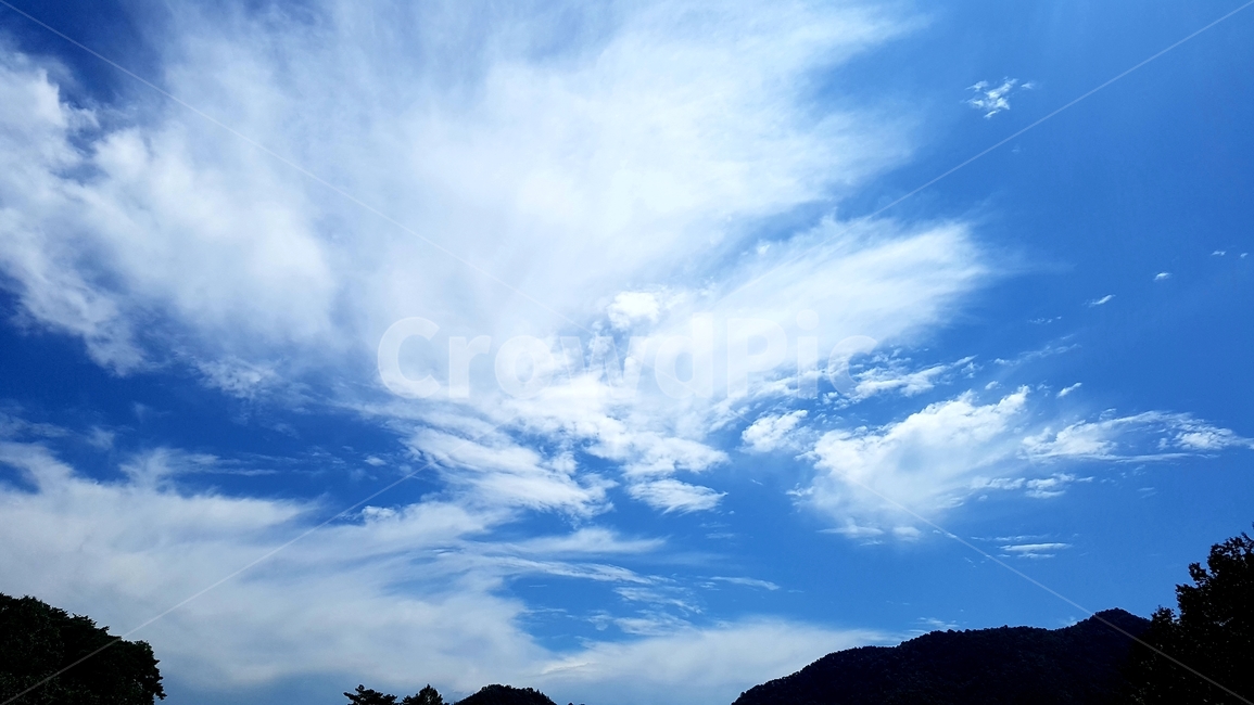 하늘,거친구름,구름,파랑,sky,blue,cloud,자연,풍경,nature,landscape,outdoors,옥외,azure sky,푸른 하늘