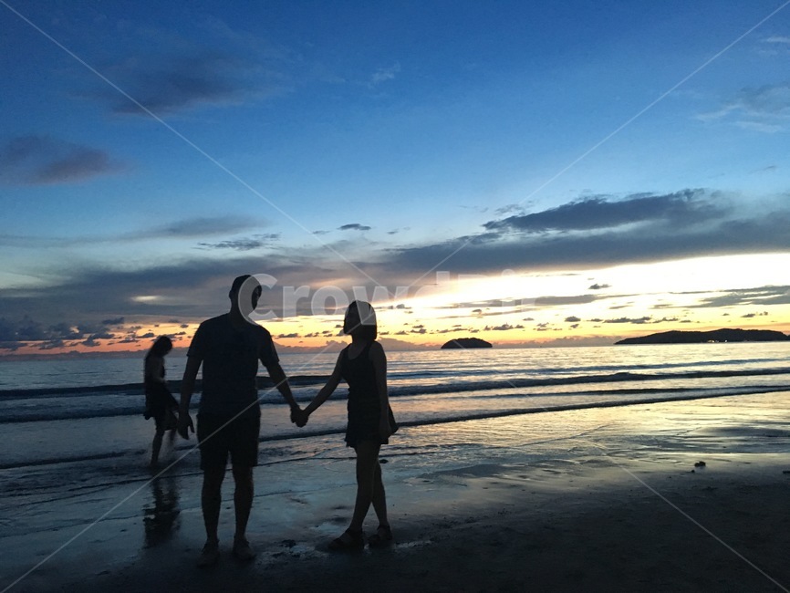 커플,석양,우리,고백,연인,사랑,실루엣,그림자,해변,정열,해변,바다,beach,sea,사람,인물,인간,human,person,연인,커플,사랑,lover,couple,인물실루엣,사람실루엣,character silhouette,human silhouette,여행,휴가,traveling,vacation,trip,hand,손,holding hands,손을 잡고