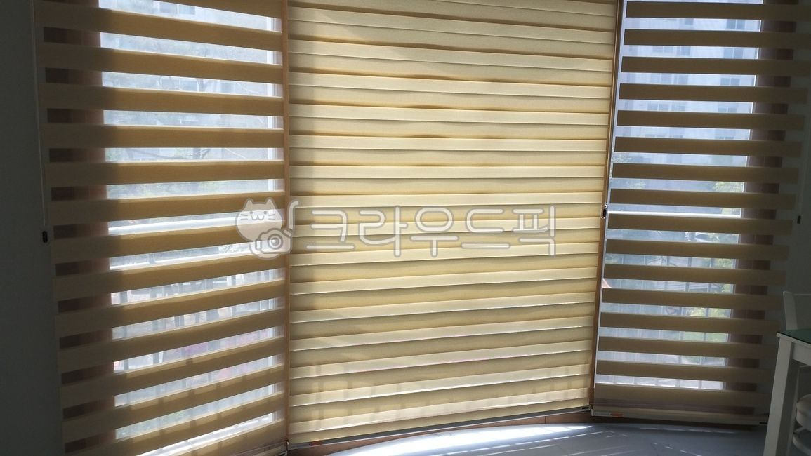 blind,interior props,house decoration,windowshade,balcony blinds,window,balcony,curtain,interior
