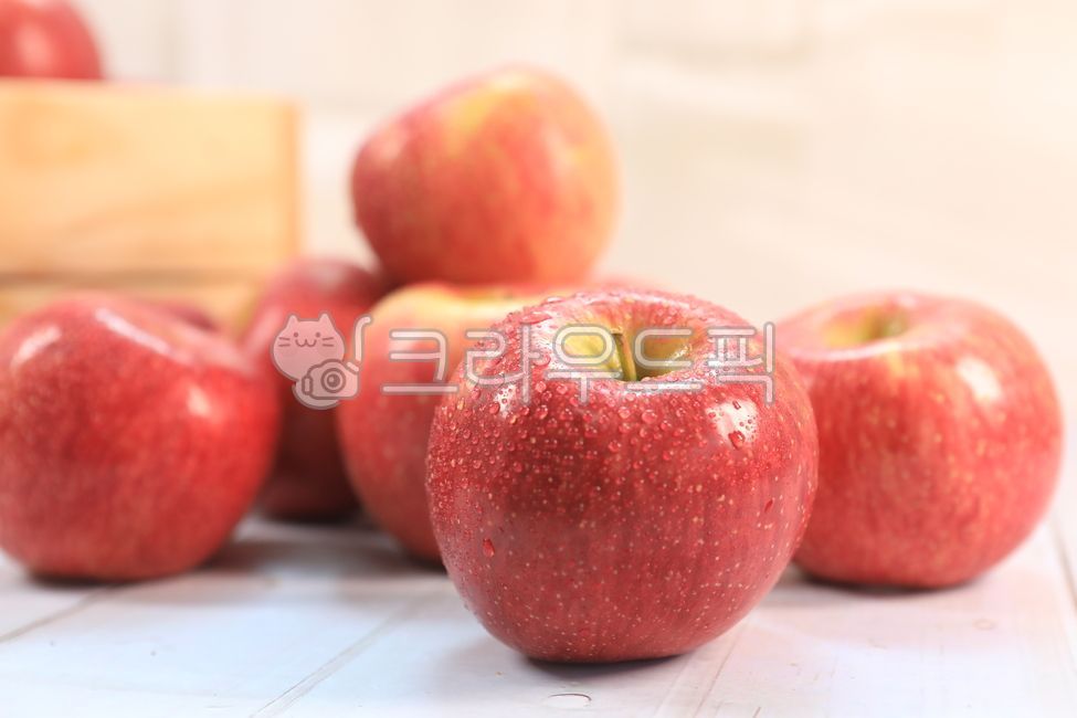apple,adverb,delicious apple,apple,red apple,fruit