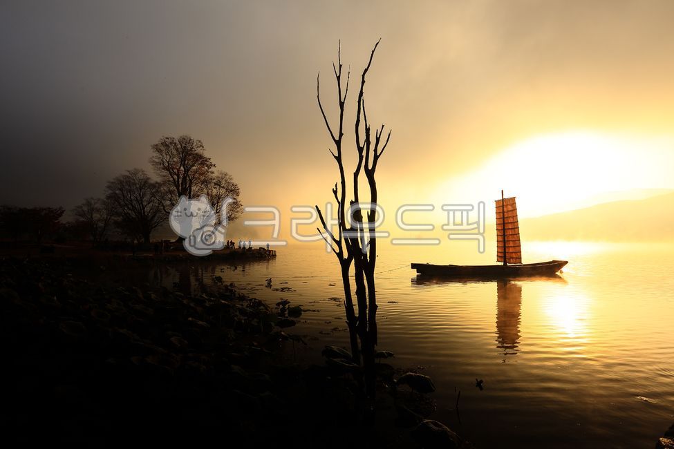두물머리,dumulmeori,일출,sunrise,구름,배,ship,황포돛배,cloud,풍경,landscape,weather,날씨,nature,자연,fog,flare,플레어,light,빛,sky,하늘,sunlight,햇빛,mist,안개,sailboat,요트,보트,선박,watercraft,boat,천국,천당,이승,저승,연옥,지옥,heaven,hell,요단강