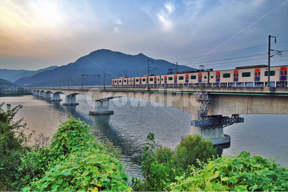 전철,운길산,지하철,경의중앙선,북한강,교통,교통수단,traffic,transportation