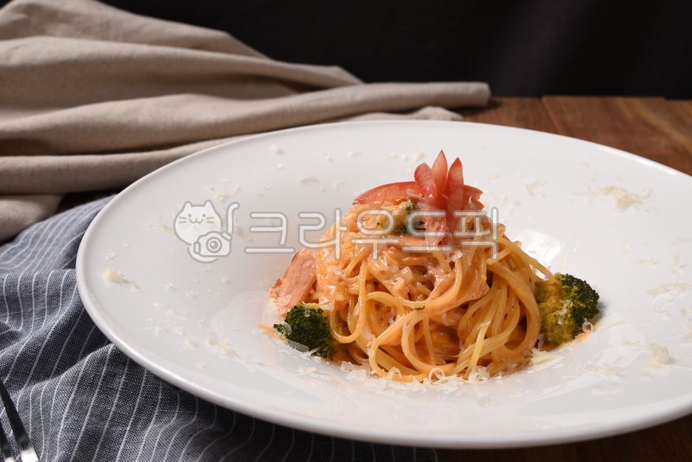 Cooking,ros,pasta,Pasta noodles,rose,rosepasta,cooking,rose pasta,food