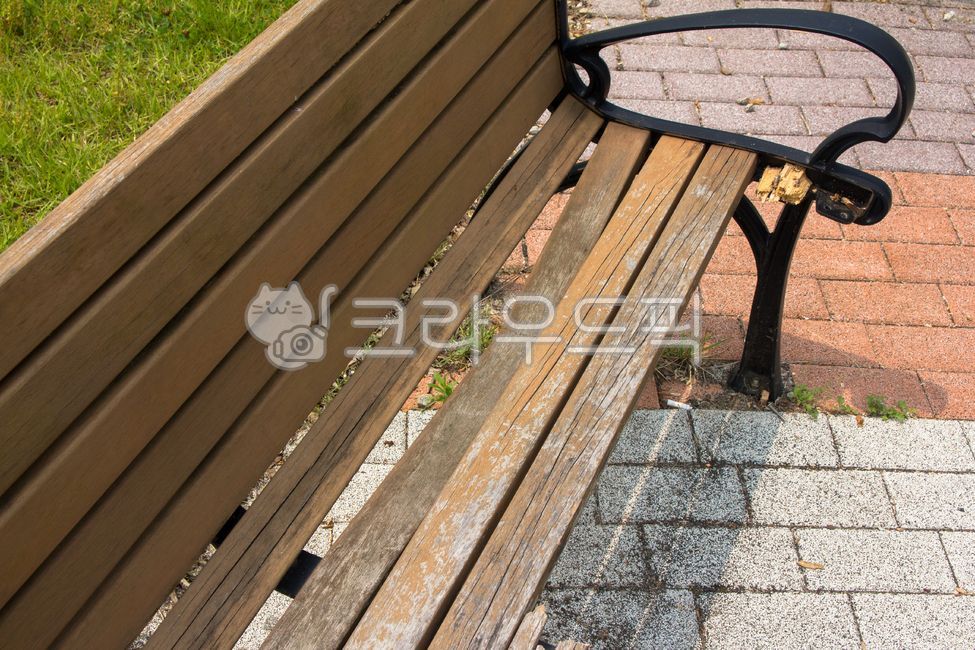 Bench, damage, bench, furniture, break - Authentic Korean Stock Photos ...