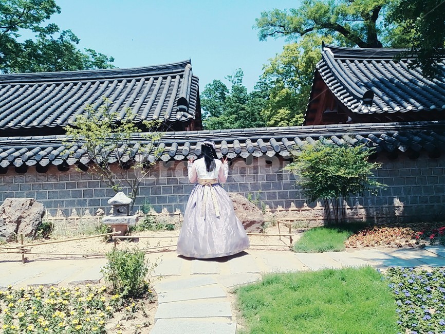 한옥마을,전주,한복,뒷모습,한국의복,의복,의류,한복,한국전통의상,hanbok,korean traditional clothes