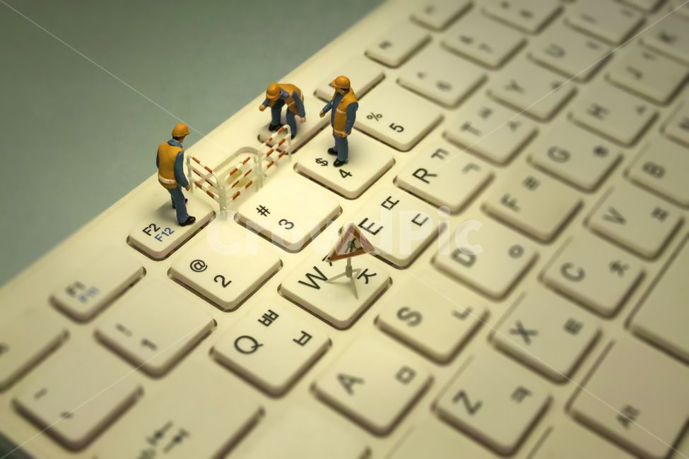 키보드,컴퓨터,공사,수리,미니어처,miniature,공사중,작업중,자판,keyboard,computer,digital,디지털,사물,물건,오브젝트,thing,object,matter,연출,컨셉,콘셉,direction,concept