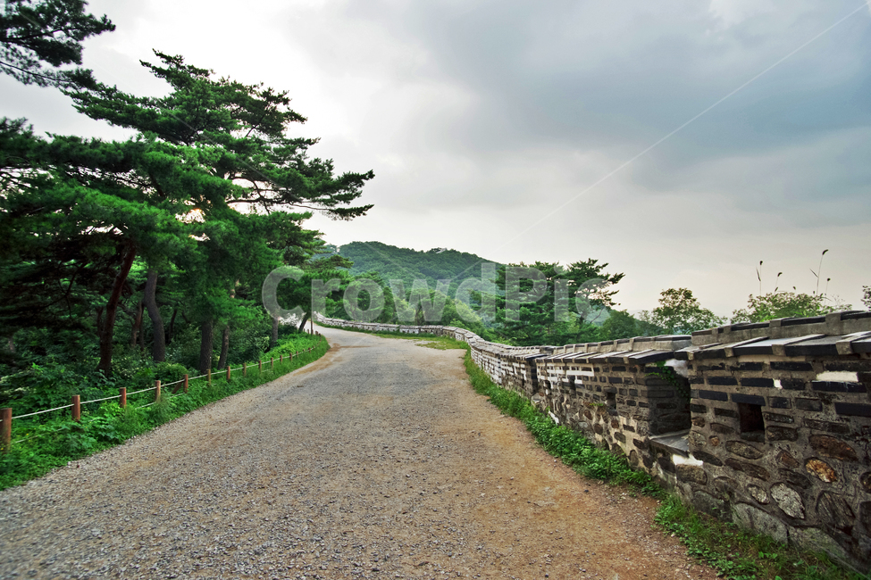 남한산성,산성,세계문화유산,성곽,성,문화유산,둘레길,한국전통,한국문화,korean traditional,korean culture,건축물,건물외관,exterior,building,structure,architecture,construction