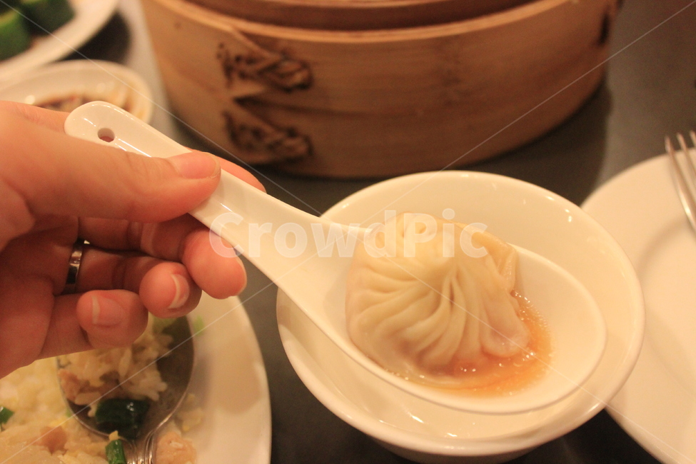 food,음식,dumpling,만두,식당,음식점,chineserestaurant,cook,요리,손가락,finger,전통음식,중국집,dish,spoon,숫가락,접시,chinesefood,meal,음식,식재료,요리,food,cook,meal,dishes,food reserves
