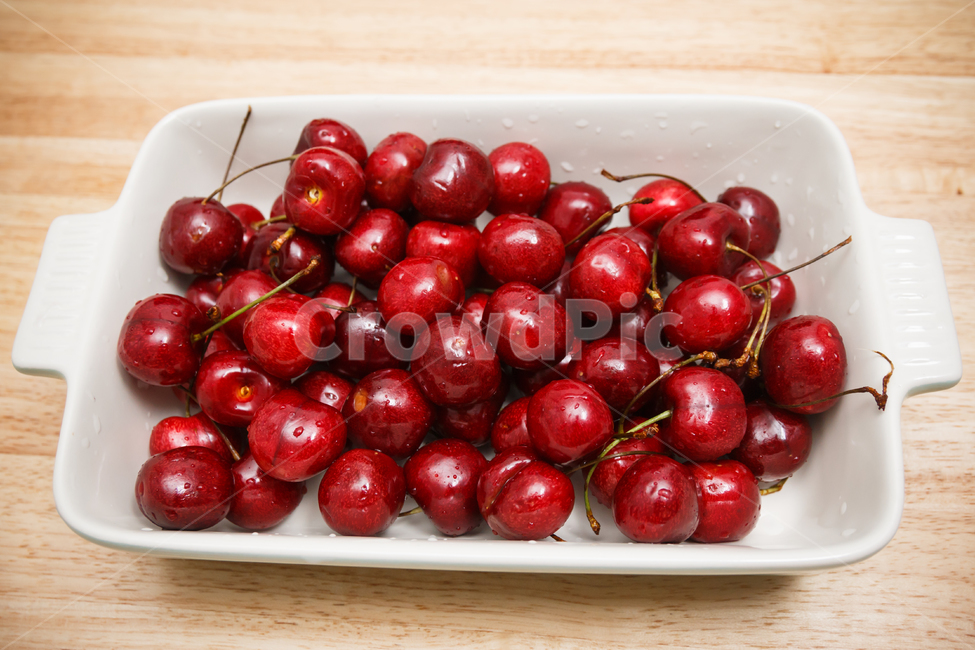 체리,과일,버찌,붉은,검붉은,상큼한,맛있는,달콤한,새콤한,빨간,용기,그릇,생과일,음식,식재료,요리,food,cook,meal,dishes,food reserves,과일,열매,fruit