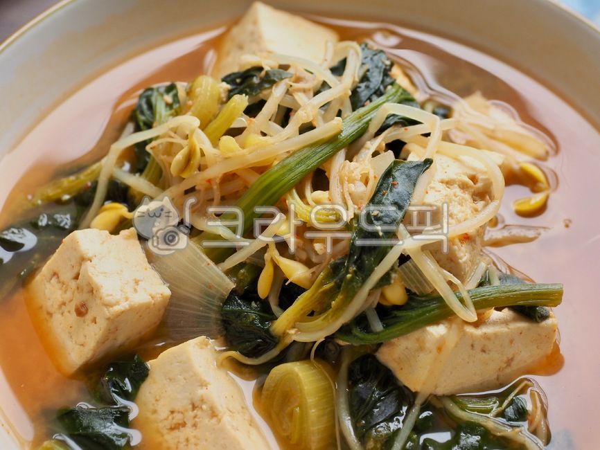 된장국,된장찌개,숟가락,젓가락,반찬,배경,음식,요리,한국음식,아시아음식,전통음식,두부,뚝빼기,한국문화,웰빙,웰빙음식,misosoup,soybeanpastestew,spoon,chopsticks,sidedish,background,food,cooking,koreanfood,asianfood,traditionalfood,tofu,photography,koreanculture,wellbeing,wellnessfood,한국전통음식,식사,채소,야채,meal,vegetable,koreantraditionalfood,콩나물,시금치,콩나물된장국,spinach,beansprouts,음식,식재료,요리,food,cook,meal,dishes,food reserves,한식,한국음식,한국요리,korean food,korean dishes,korean meal,korean cook