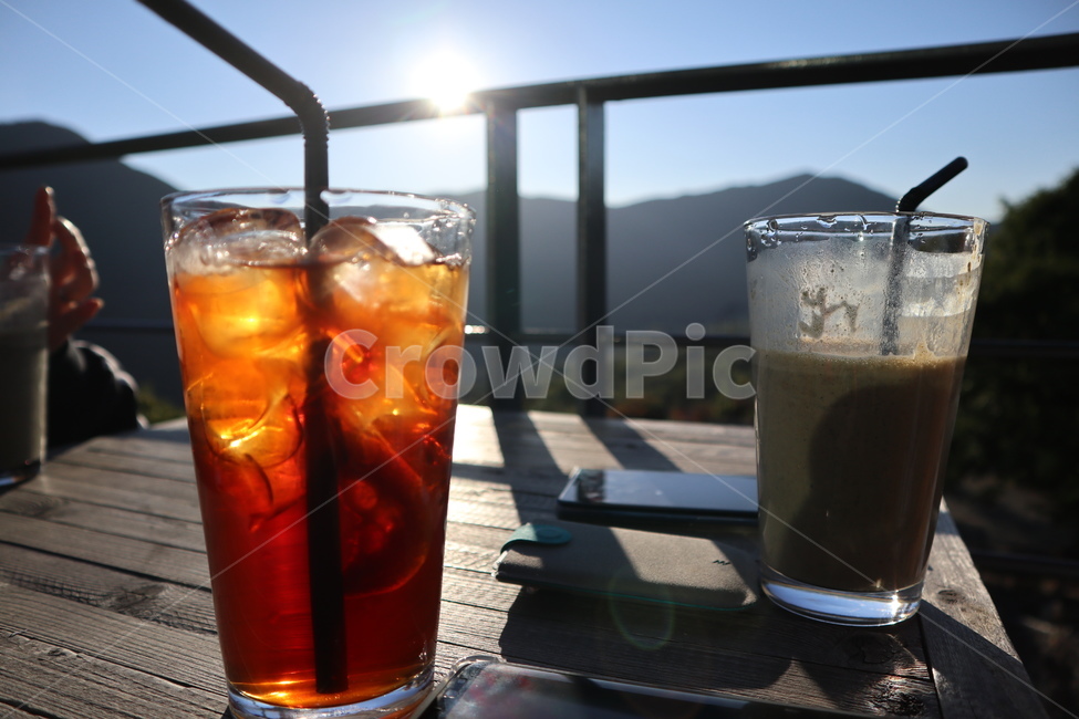 커피,태양,음료,얼음,빨대,물커피,커피,카페,coffee,cafe