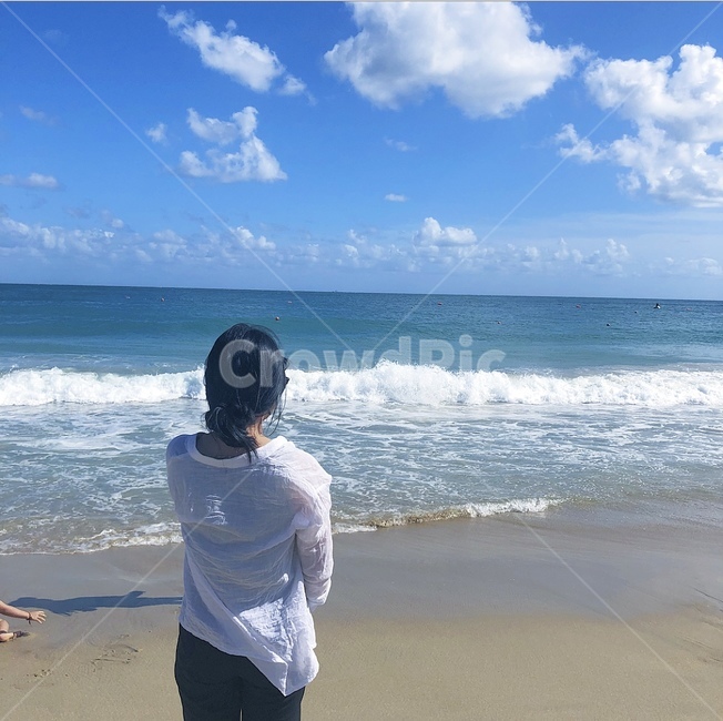 여름,여행,바다,여자,뒷모습,시원함,해변,바다,beach,sea,사람,인물,인간,human,person,여성,여자,woman,female,lady,여행,휴가,traveling,vacation,trip