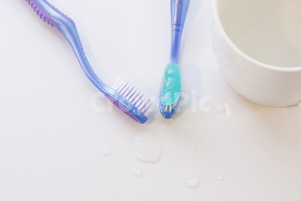 치약,구강,위생,치위생,생활,습관,칫솔,컨셉,연출,양치,컵,도구,물,건강,헬스웨어,헬스케어,healthware,health care,사물,물건,오브젝트,thing,object,matter,연출,컨셉,콘셉,direction,concept