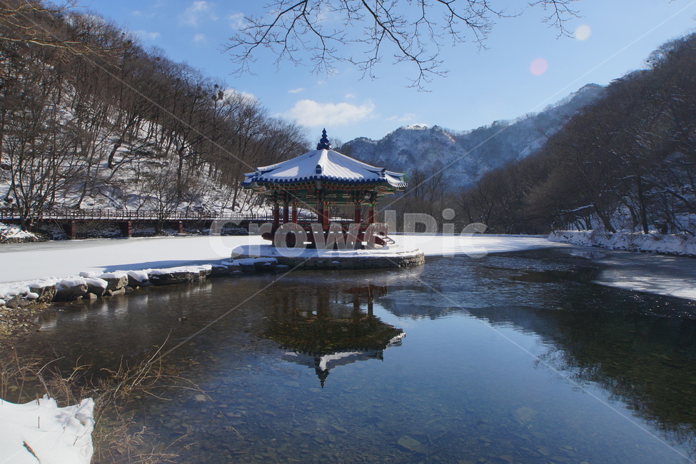 내장산설경,우화정,설경,국립공원,정읍,푸른하늘,겨울,눈,겨울,계절,winter,season,자연,풍경,nature,landscape,한국자연풍경,한국자연경관,korea nature landscape
