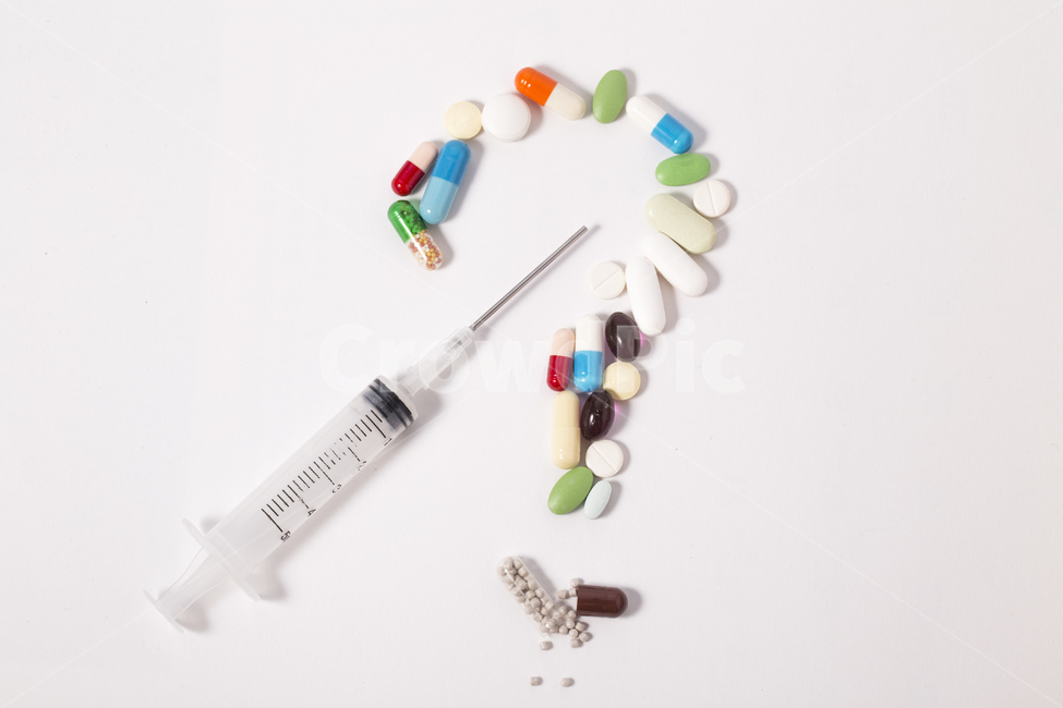주사기,주사,주사바늘,약,약품,알약,접종,병원,처방,캡슐,진통제,물음표,의료,의학,병원,medical,hospital,clinic,연출,컨셉,콘셉,direction,concept